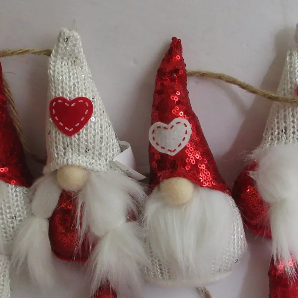Valentine's Day Gnomes Hearts Love & Cupcakes Red & White Gnomes 6' Ft Garland